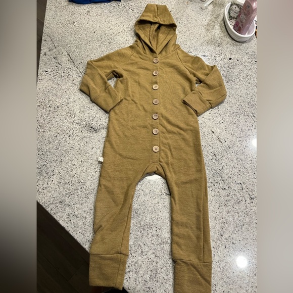 Childhoods Romper 4T - Picture 2 of 9